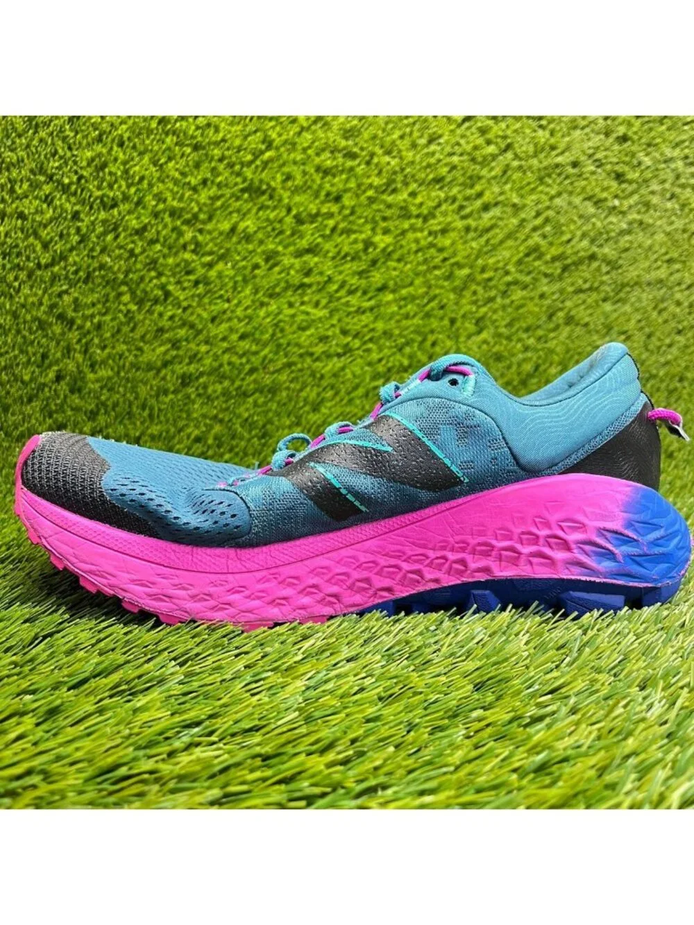 New Balance Fresh Foam V1 Womens Size 10 Blue Pink Trail Running Shoes Sneakers